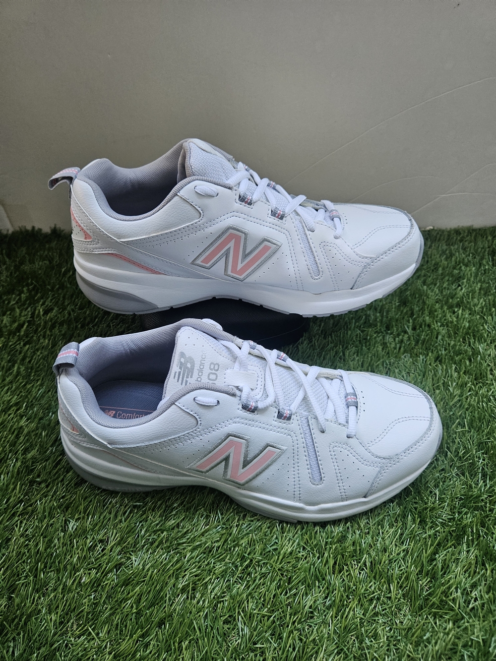 New Balance 608v5 White Pink Comfort Training Walking Shoes Women’s Size 10.5 W